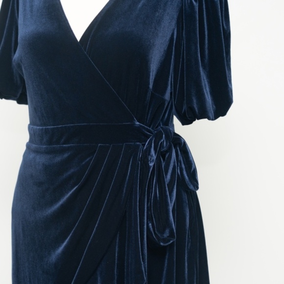 Lauren Ralph Lauren. Puff Sleeve Velvet  Wrap Dress. - Picture 11 of 14